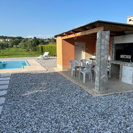 Villa Dora House With Wifi And Outdoor Swimming Pool Pola Esterno foto