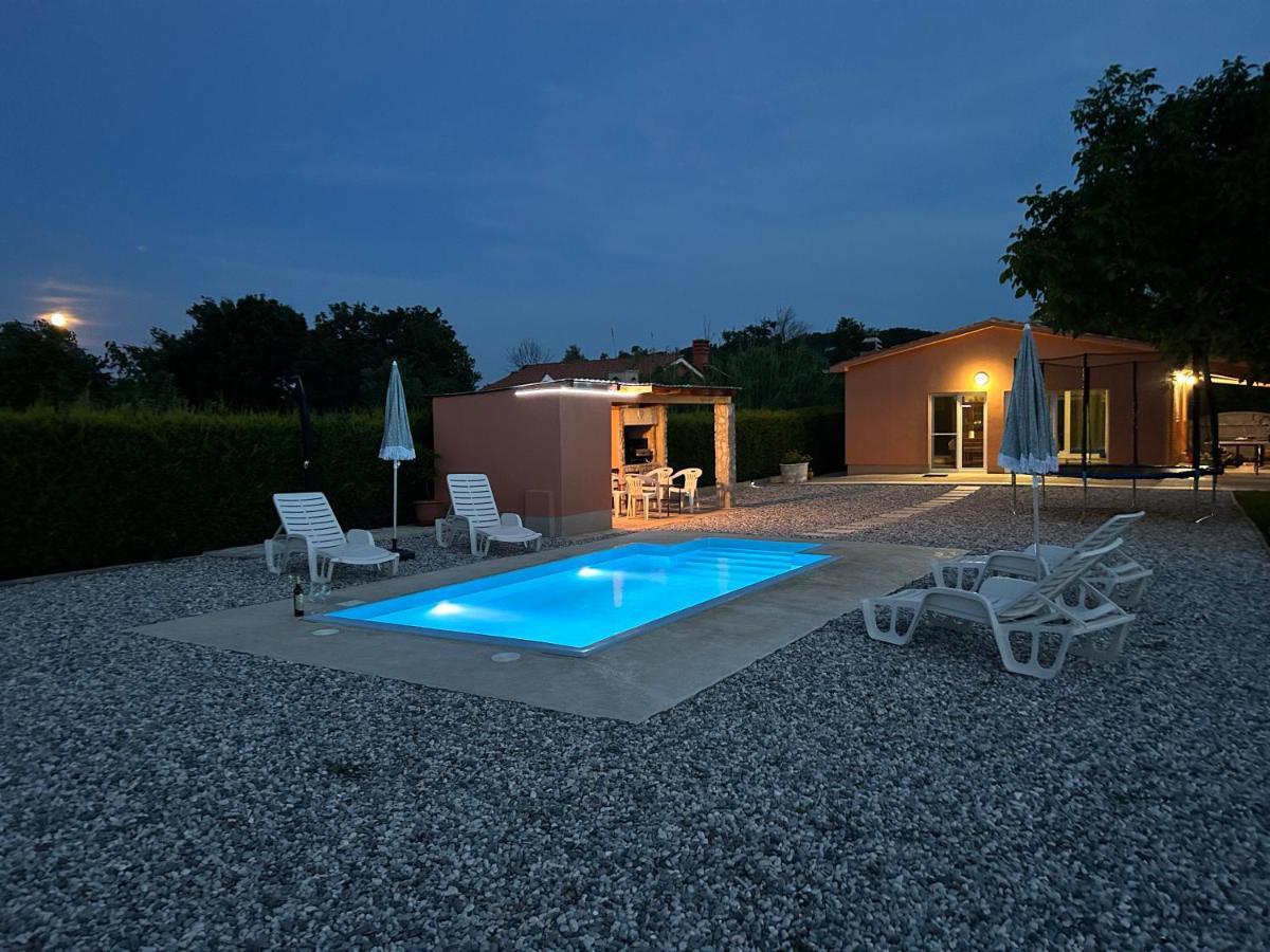 Villa Dora House With Wifi And Outdoor Swimming Pool Pola Esterno foto