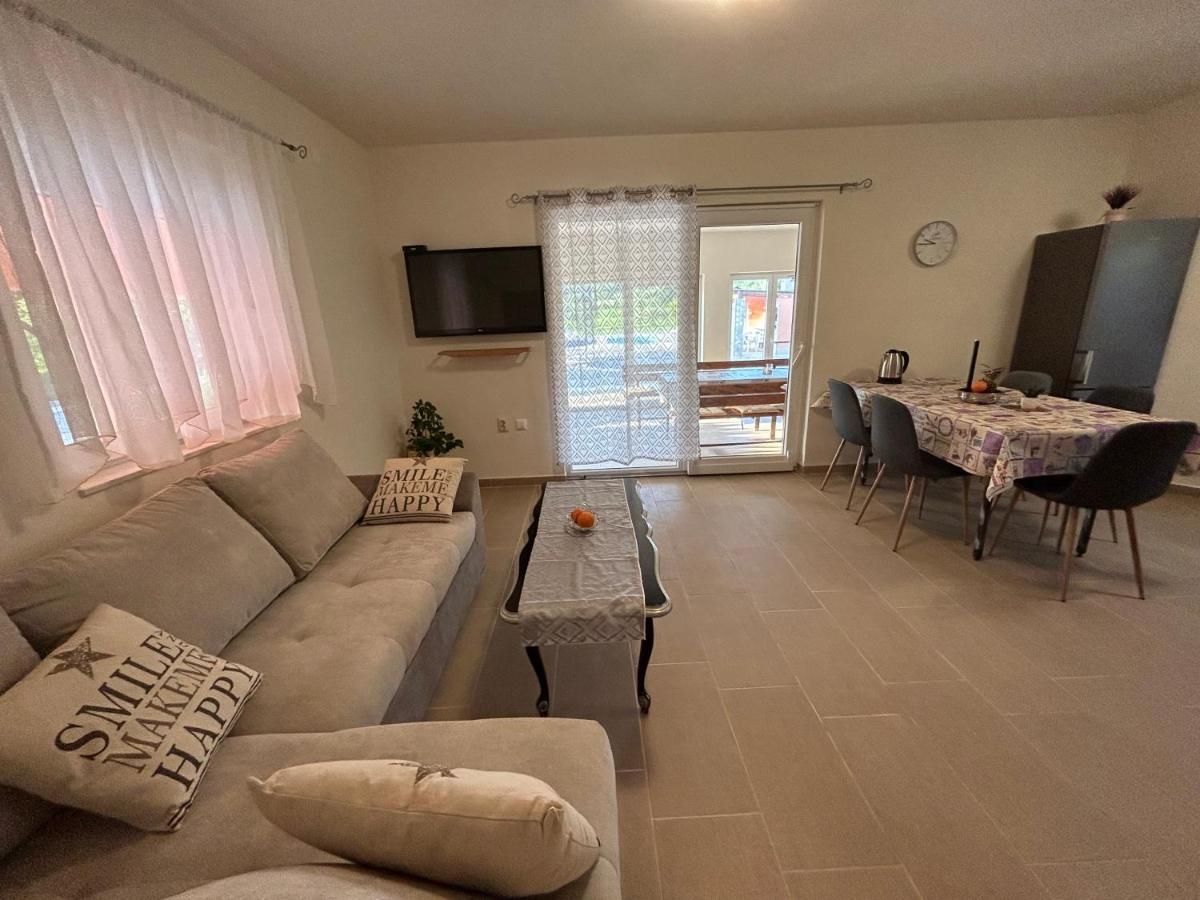 Villa Dora House With Wifi And Outdoor Swimming Pool Pola Esterno foto