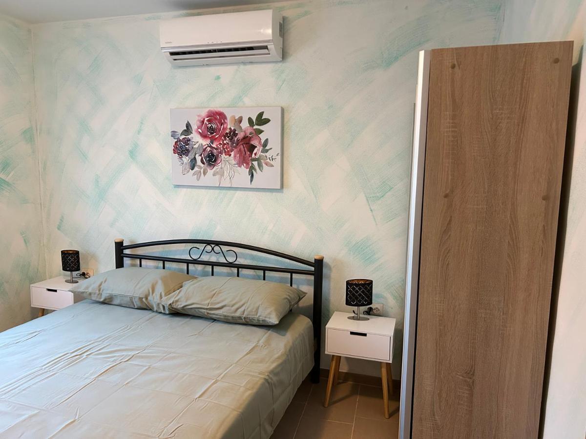 Villa Dora House With Wifi And Outdoor Swimming Pool Pola Esterno foto